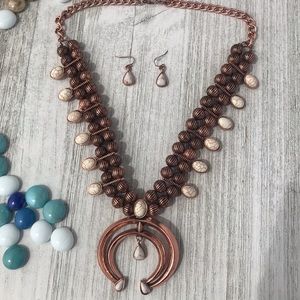 Fashion squash blossom necklace set .